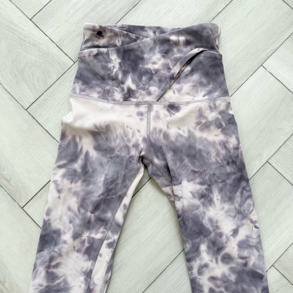 💜 RARE Lululemon Align Criss Cross Diamond Tie Dye Leggings - Picture 7 of 12